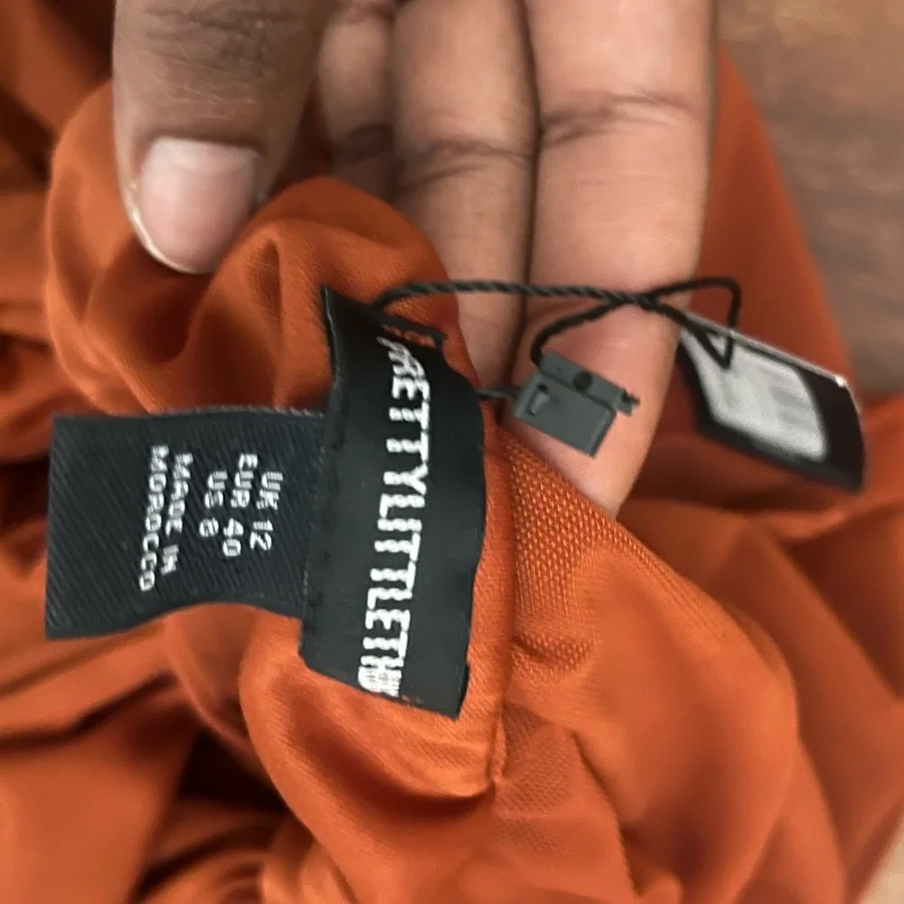 Pretty Little Thing  Rust  Ruched Dress - Picture 3 of 3